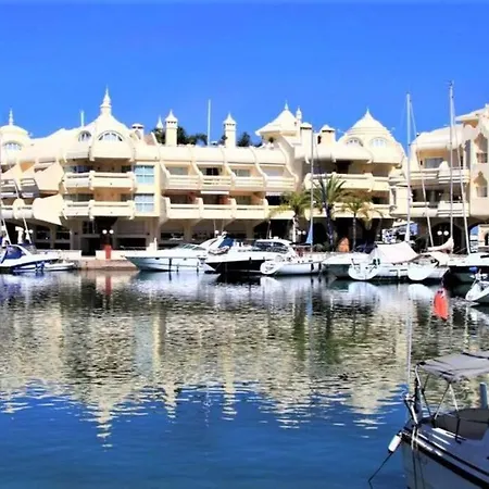 Marina - 5 Min Walk To The Beach, Heated Pool, Spa, 5 Bedrooms * Benalmadena