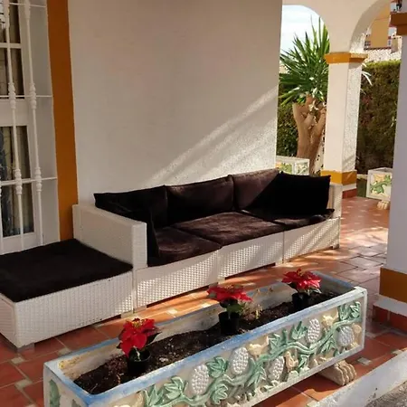 Marina - 5 Min Walk To The Beach, Heated Pool, Spa, 5 Bedrooms Villa
