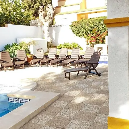 וילה Marina - 5 Min Walk To The Beach, Heated Pool, Spa, 5 Bedrooms בנאלמדנה