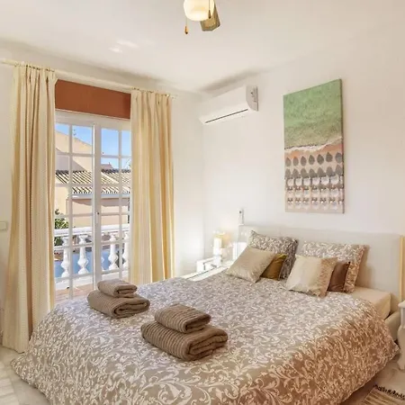 Marina - 5 Min Walk To The Beach, Heated Pool, Spa, 5 Bedrooms Villa *