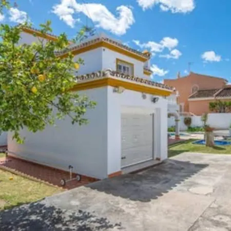 Villa Marina - 5 Min Walk To The Beach, Heated Pool, Spa, 5 Bedrooms Benalmadena