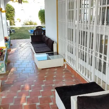 Marina - 5 Min Walk To The Beach, Heated Pool, Spa, 5 Bedrooms Benalmadena