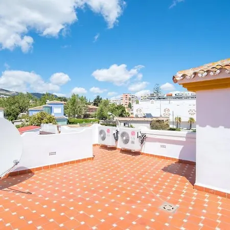 Marina - 5 Min Walk To The Beach, Heated Pool, Spa, 5 Bedrooms