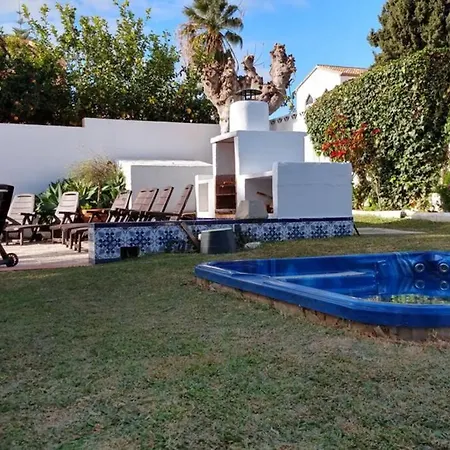 Marina - 5 Min Walk To The Beach, Heated Pool, Spa, 5 Bedrooms * Benalmadena