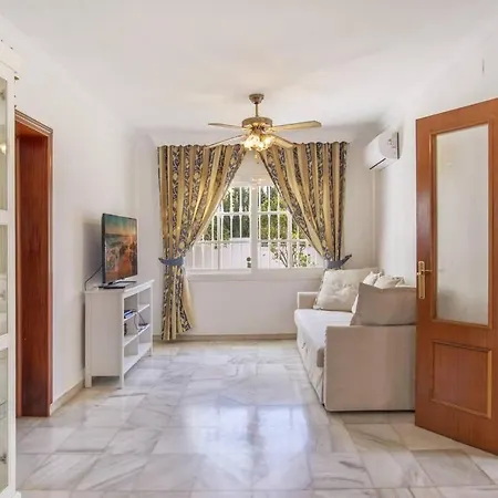 Marina - 5 Min Walk To The Beach, Heated Pool, Spa, 5 Bedrooms Villa